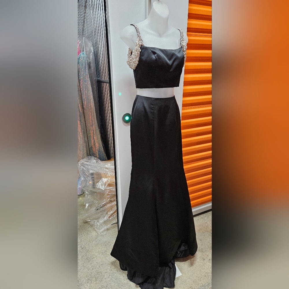 Sherri Hill #51713 BLACK Two-Piece Fully Beaded Prom Gown, Size 0 - Picture 5 of 7